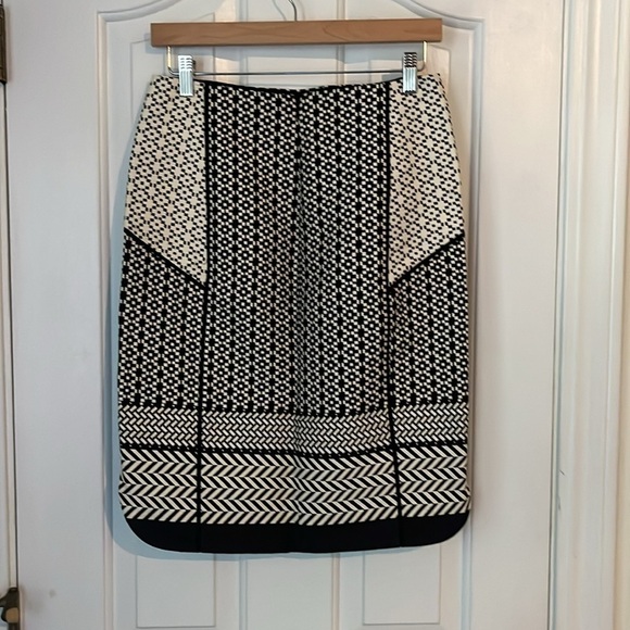 J. Crew | Paneled Black & Cream Geometric Jacquard Pencil Skirt Size 4 Office - Picture 7 of 11